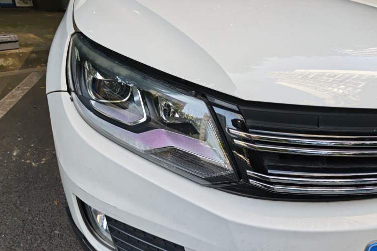 Used Volkswagen Tiguan 2013 1.8TSI Automatic Two-Wheel Drive Luxury Model Right Front Headlight