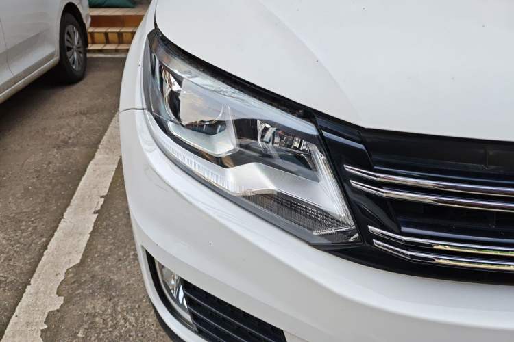 Used Volkswagen Tiguan 2013 1.8TSI Automatic Two-Wheel Drive Trend Edition Right Front Headlight