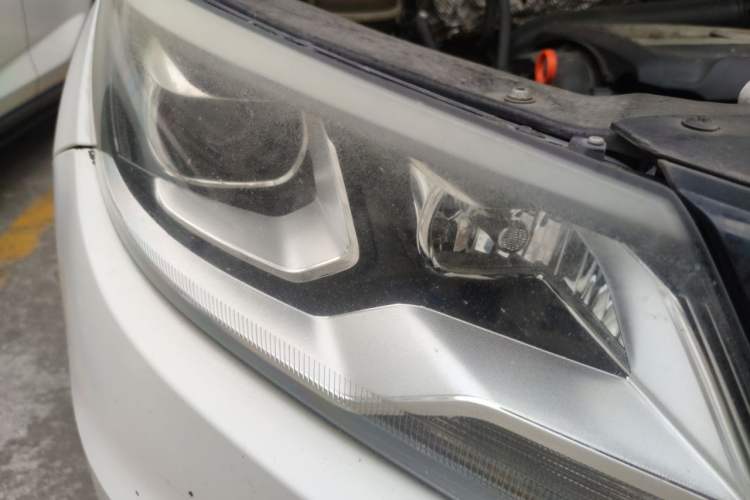 Used Volkswagen Tiguan 2013 1.8 TSI Automatic Two-Wheel Drive Comfort Edition Right Front Headlight