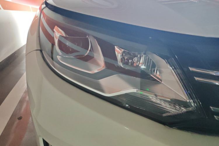 Used Volkswagen Tiguan 2013 1.8TSI Automatic Two-Wheel Drive Luxury Model Right Front Headlight