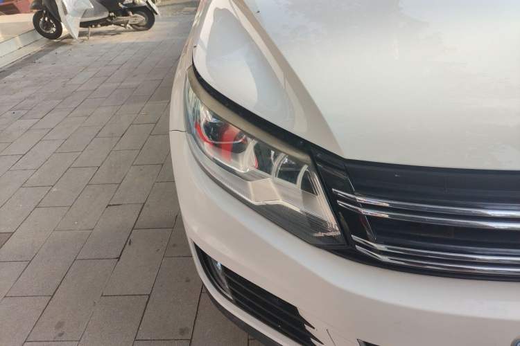 Used Volkswagen Tiguan 2013 1.8TSI Automatic Two-Wheel Drive Luxury Model Right Front Headlight