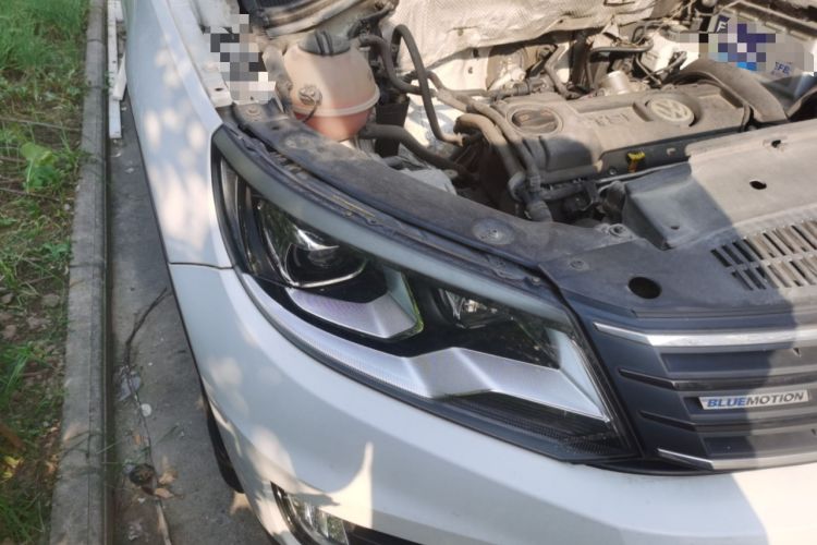 Used Volkswagen Tiguan 2013 1.4 TSI Manual Two-Wheel Drive BlueMotion Edition Right Front Headlight