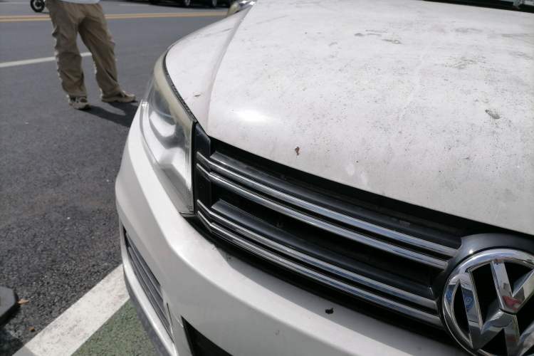 Used Volkswagen Tiguan 2013 1.8TSI Manual Two-Wheel Drive Trend Edition Right Front Headlight