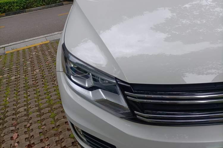 Used Volkswagen Tiguan 2013 1.8 TSI Automatic Two-Wheel Drive Comfort Edition Right Front Headlight