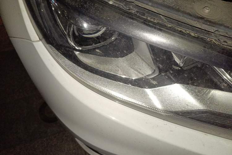 Used Volkswagen Tiguan 2013 1.8TSI Automatic All-Wheel-Drive Comfort Edition Right Front Headlight
