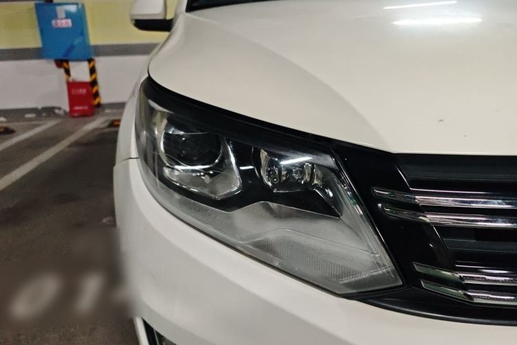 Used Volkswagen Tiguan 2013 1.8TSI Automatic All-Wheel-Drive Comfort Edition Right Front Headlight