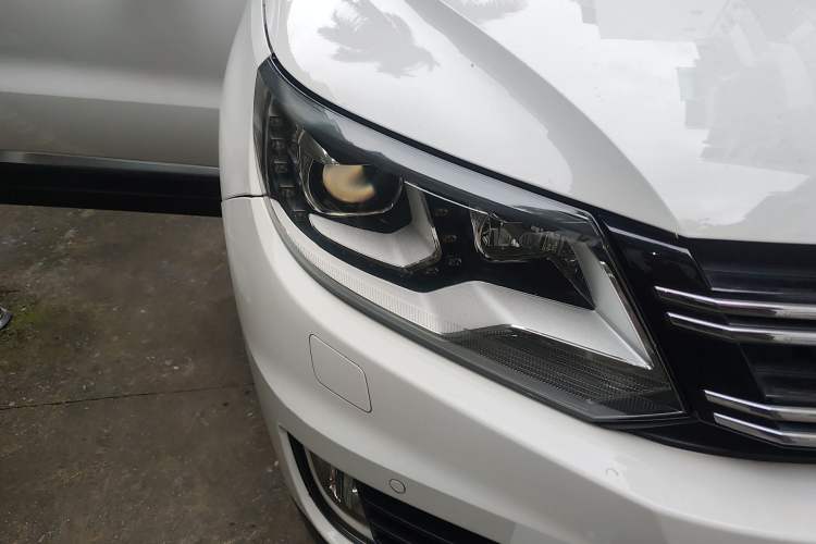 Used Volkswagen Tiguan 2013 1.8TSI Automatic Two-Wheel Drive Luxury Model Right Front Headlight