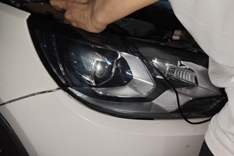 Used Volkswagen Tiguan 2013 1.8 TSI Automatic Two-Wheel Drive Comfort Edition Right Front Headlight