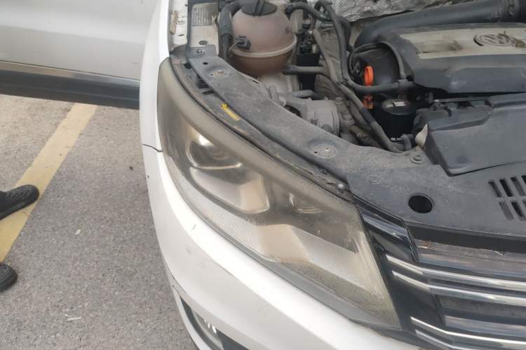 Used Volkswagen Tiguan 2013 1.8 TSI Automatic Two-Wheel Drive Comfort Edition Right Front Headlight