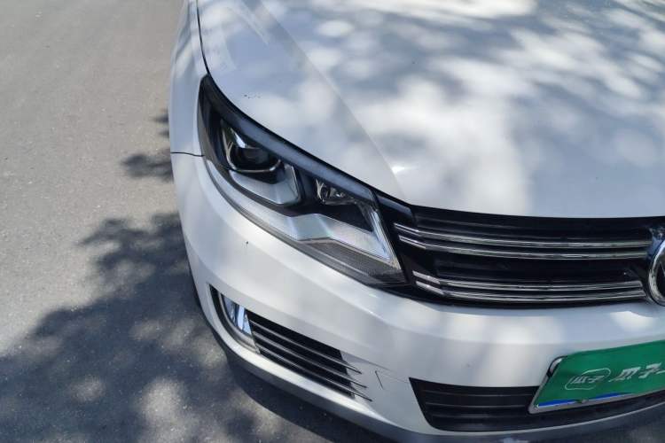 Used Volkswagen Tiguan 2013 1.8TSI Automatic Two-Wheel Drive Trend Edition Right Front Headlight
