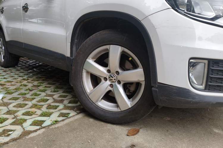 Used Volkswagen Tiguan 2013 1.8TSI Automatic All-Wheel-Drive Comfort Edition Right Front Wheel Hub