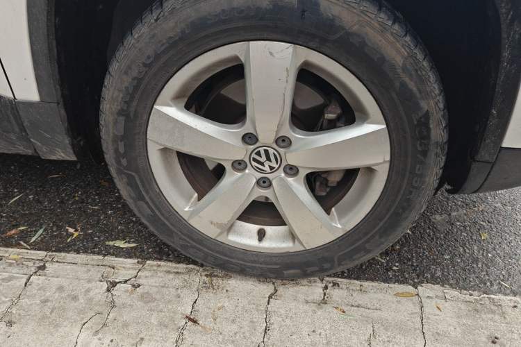 Used Volkswagen Tiguan 2013 1.8 TSI Automatic Two-Wheel Drive Comfort Edition Right Front Wheel Hub