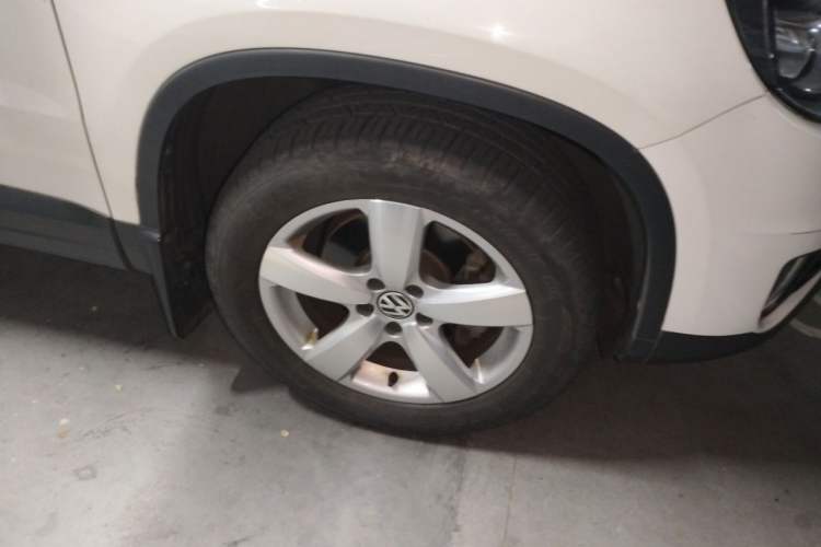 Used Volkswagen Tiguan 2013 1.8TSI Automatic All-Wheel-Drive Comfort Edition Right Front Wheel Hub