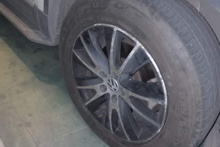 Used Volkswagen Tiguan 2013 1.8TSI Automatic All-Wheel-Drive Comfort Edition Right Front Wheel Hub