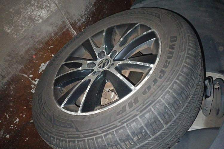 Used Volkswagen Tiguan 2013 1.8TSI Automatic Two-Wheel Drive Luxury Model Right Front Wheel Hub