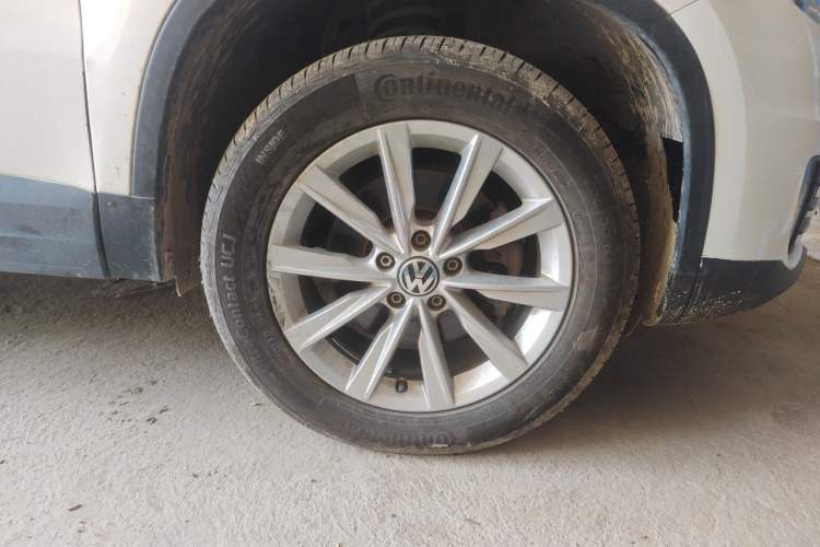 Used Volkswagen Tiguan 2013 1.8 TSI Automatic Two-Wheel Drive Comfort Edition Right Front Wheel Hub
