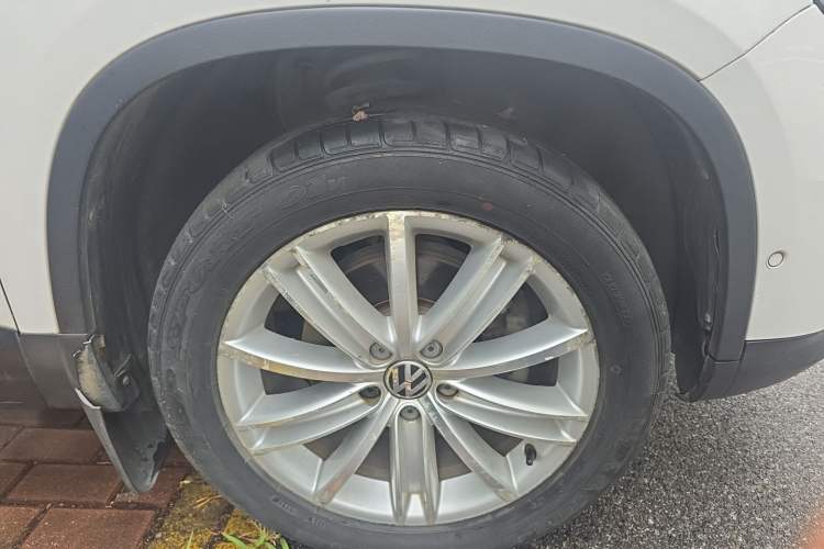 Used Volkswagen Tiguan 2013 2.0 TSI Automatic All-Wheel-Drive Flagship Edition Right Front Wheel Hub