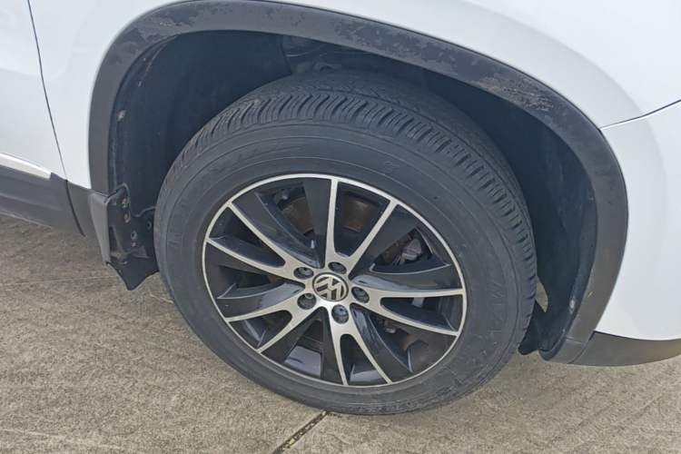 Used Volkswagen Tiguan 2013 1.8TSI Automatic Two-Wheel Drive Luxury Model Right Front Wheel Hub
