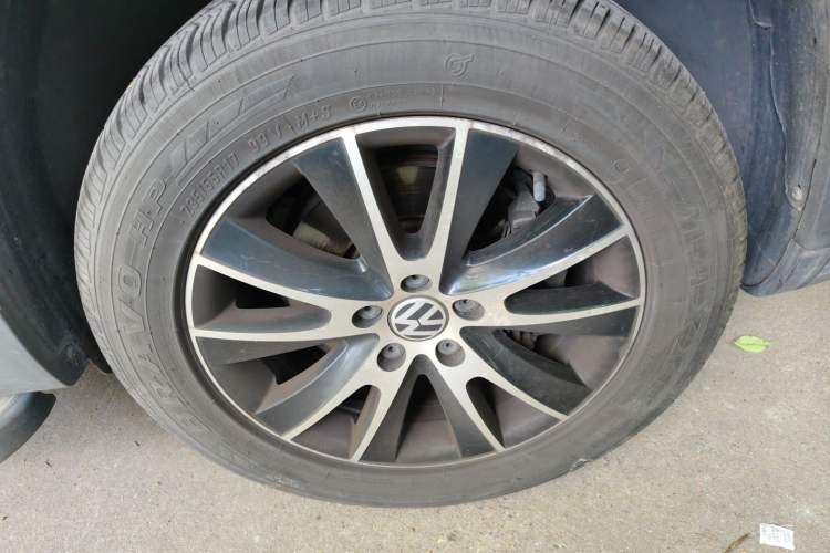 Used Volkswagen Tiguan 2013 1.8TSI Automatic Two-Wheel Drive Luxury Model Right Front Wheel Hub