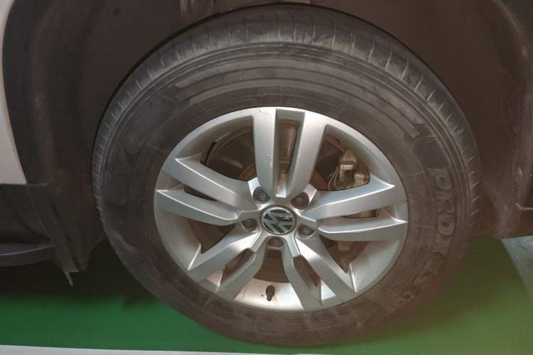 Used Volkswagen Tiguan 2013 1.8TSI Manual Two-Wheel Drive Trend Edition Right Front Wheel Hub