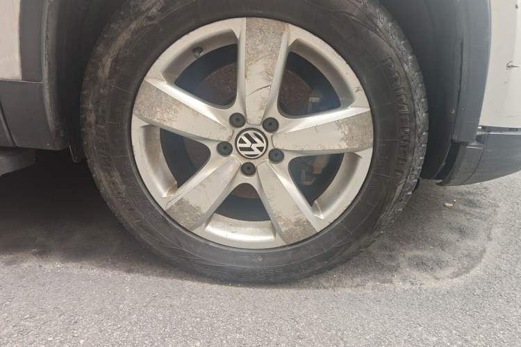 Used Volkswagen Tiguan 2013 1.8 TSI Automatic Two-Wheel Drive Comfort Edition Right Front Wheel Hub
