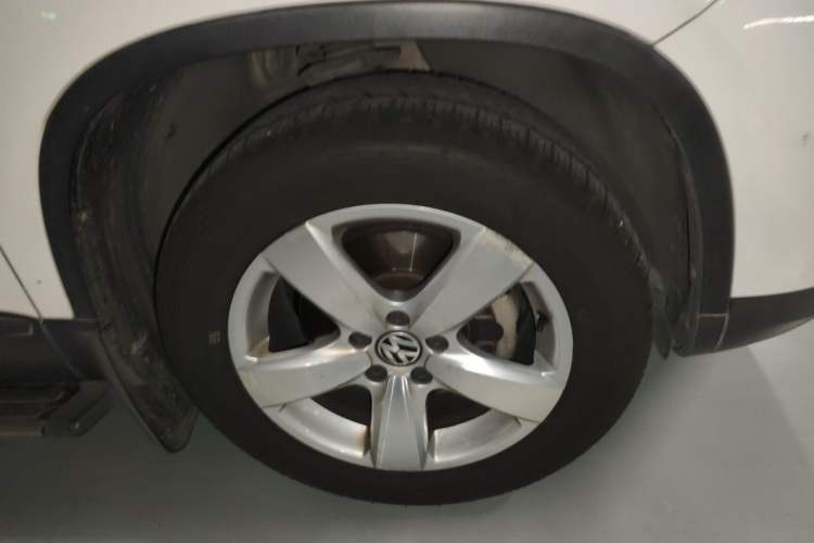 Used Volkswagen Tiguan 2013 1.8 TSI Automatic Two-Wheel Drive Comfort Edition Right Front Wheel Hub