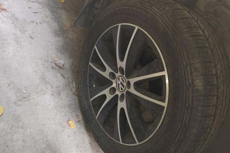 Used Volkswagen Tiguan 2013 1.8TSI Automatic Two-Wheel Drive Luxury Model Right Front Wheel Hub