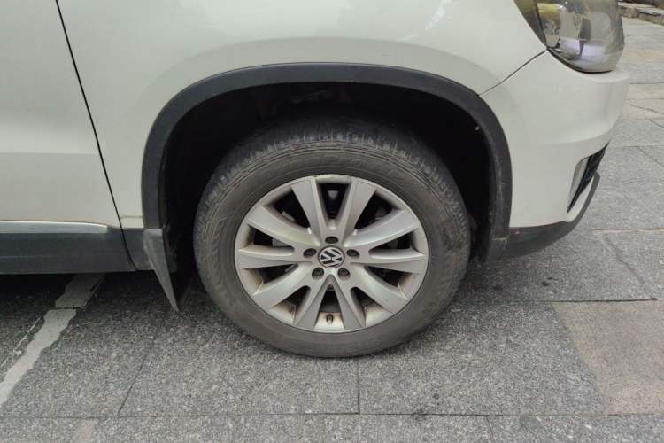 Used Volkswagen Tiguan 2013 1.8TSI Automatic Two-Wheel Drive Luxury Model Right Front Wheel Hub