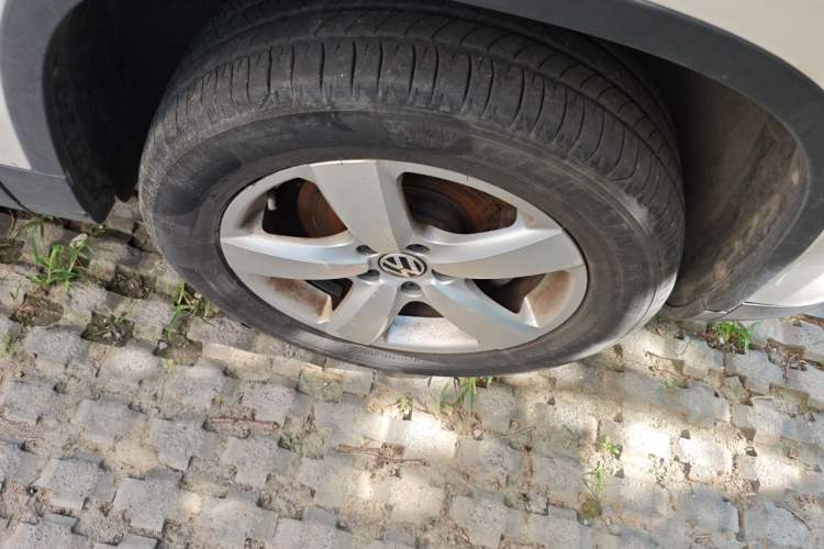 Used Volkswagen Tiguan 2013 1.8 TSI Automatic Two-Wheel Drive Comfort Edition Right Front Wheel Hub