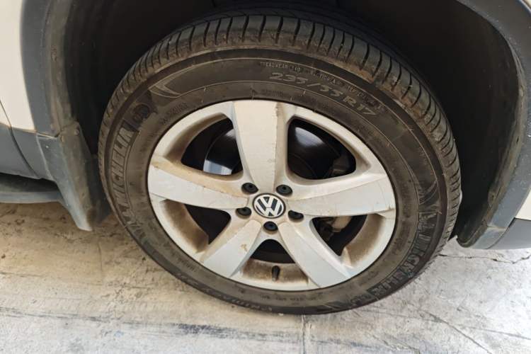 Used Volkswagen Tiguan 2013 1.8 TSI Automatic Two-Wheel Drive Comfort Edition Right Front Wheel Hub