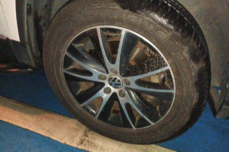 Used Volkswagen Tiguan 2013 1.8TSI Automatic Two-Wheel Drive Luxury Model Right Front Wheel Hub