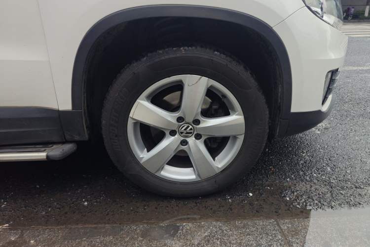 Used Volkswagen Tiguan 2013 1.8 TSI Automatic Two-Wheel Drive Comfort Edition Right Front Wheel Hub