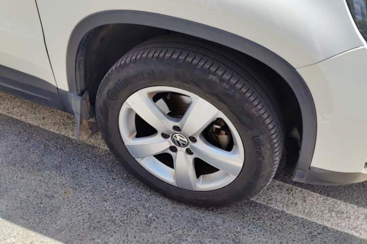 Used Volkswagen Tiguan 2013 1.8 TSI Automatic Two-Wheel Drive Comfort Edition Right Front Wheel Hub