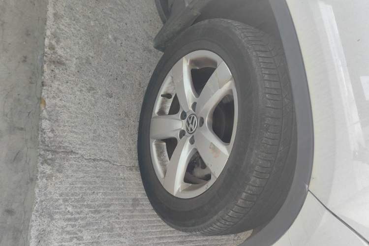 Used Volkswagen Tiguan 2013 1.8TSI Automatic All-Wheel-Drive Comfort Edition Right Front Wheel Hub