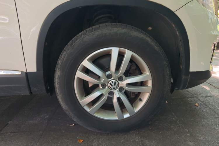 Used Volkswagen Tiguan 2013 1.8TSI Automatic Two-Wheel Drive Trend Edition Right Front Wheel Hub