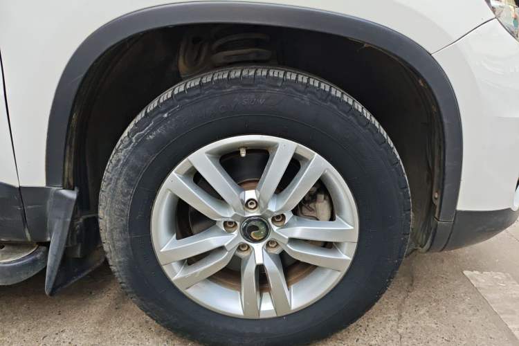 Used Volkswagen Tiguan 2013 1.8TSI Automatic Two-Wheel Drive Trend Edition Right Front Wheel Hub