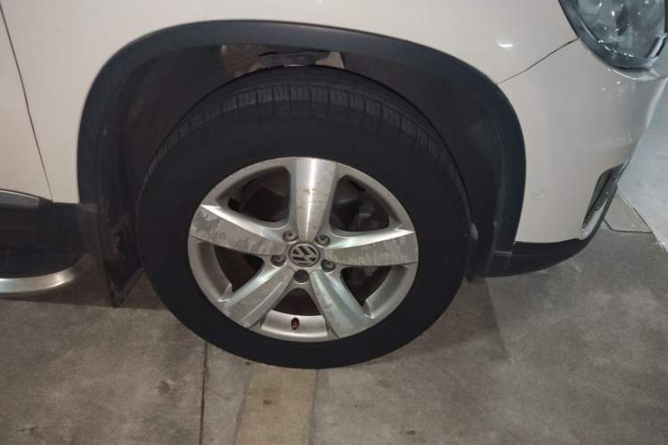 Used Volkswagen Tiguan 2013 1.8 TSI Automatic Two-Wheel Drive Comfort Edition Right Front Wheel Hub