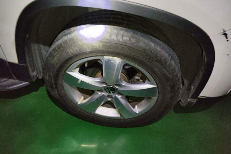 Used Volkswagen Tiguan 2013 1.8 TSI Automatic Two-Wheel Drive Comfort Edition Right Front Wheel Hub