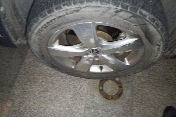 Used Volkswagen Tiguan 2013 1.8TSI Automatic All-Wheel-Drive Comfort Edition Right Front Wheel Hub