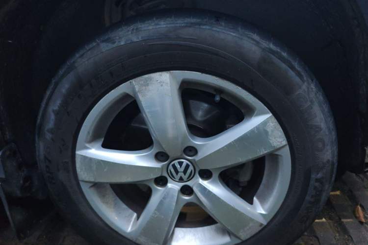 Used Volkswagen Tiguan 2013 1.8 TSI Automatic Two-Wheel Drive Comfort Edition Right Front Wheel Hub