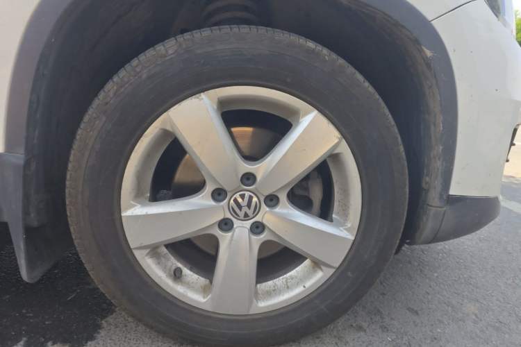 Used Volkswagen Tiguan 2013 1.8TSI Automatic All-Wheel-Drive Comfort Edition Right Front Wheel Hub