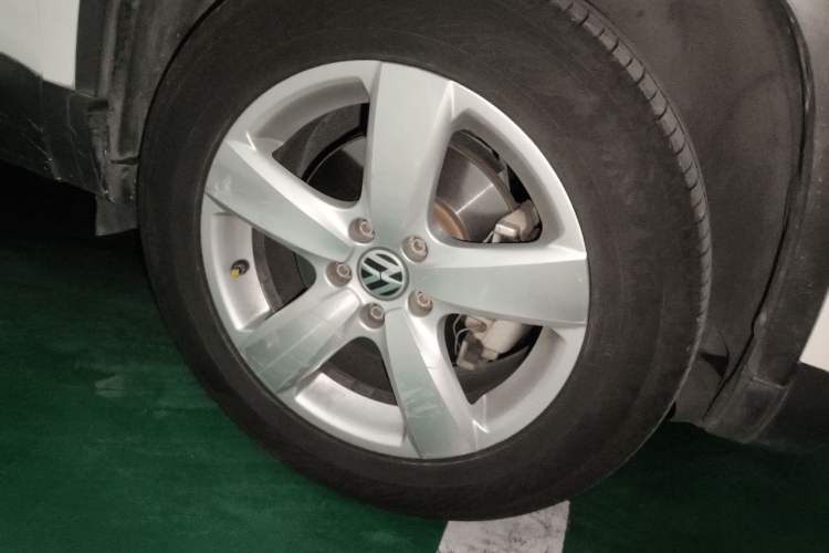 Used Volkswagen Tiguan 2013 1.8 TSI Automatic Two-Wheel Drive Comfort Edition Right Front Wheel Hub