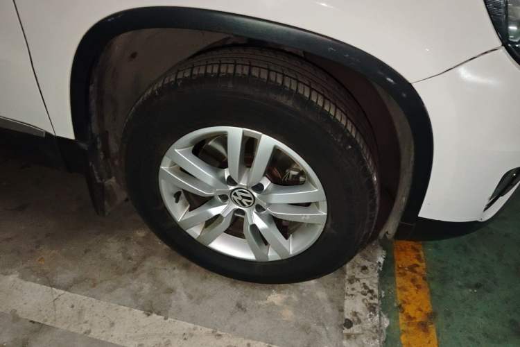 Used Volkswagen Tiguan 2013 1.8TSI Automatic Two-Wheel Drive Trend Edition Right Front Wheel Hub