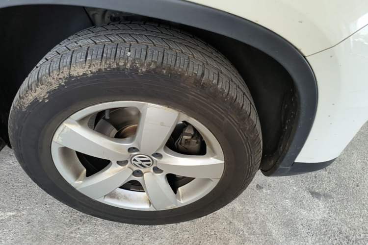 Used Volkswagen Tiguan 2013 1.8 TSI Automatic Two-Wheel Drive Comfort Edition Right Front Wheel Hub