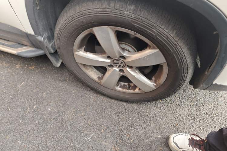 Used Volkswagen Tiguan 2013 1.8TSI Automatic All-Wheel-Drive Comfort Edition Right Front Wheel Hub
