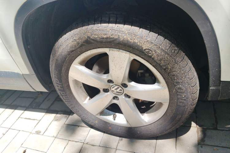 Used Volkswagen Tiguan 2013 1.8 TSI Automatic Two-Wheel Drive Comfort Edition Right Front Wheel Hub