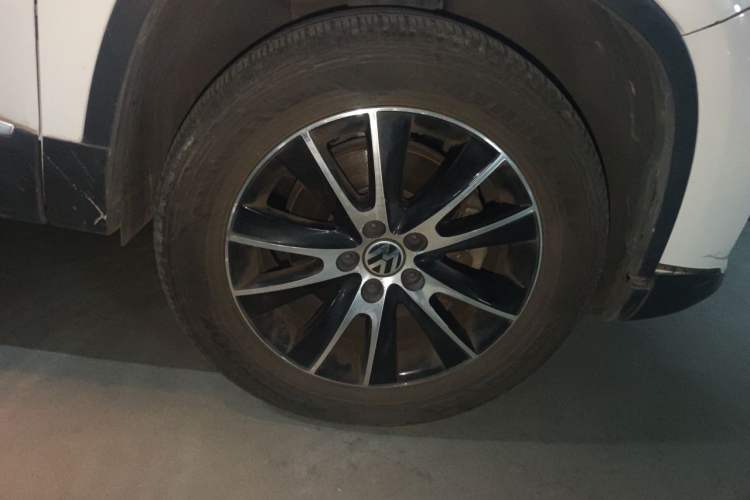 Used Volkswagen Tiguan 2013 1.8TSI Automatic Two-Wheel Drive Luxury Model Right Front Wheel Hub