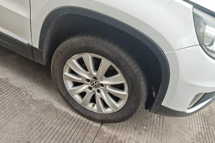 Used Volkswagen Tiguan 2013 1.8TSI Automatic Two-Wheel Drive Luxury Model Right Front Wheel Hub