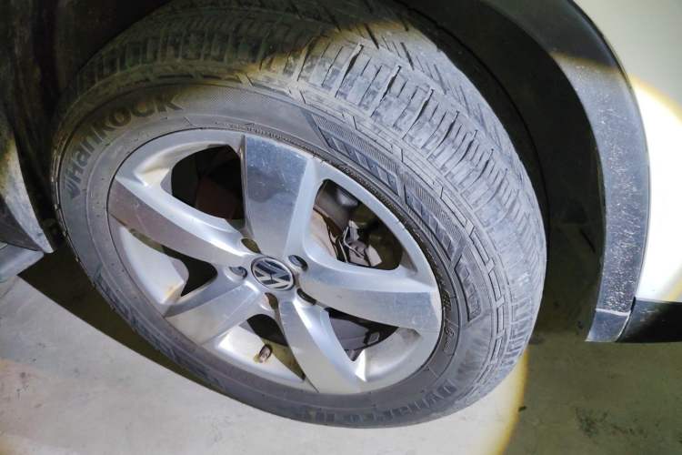 Used Volkswagen Tiguan 2013 1.8 TSI Automatic Two-Wheel Drive Comfort Edition Right Front Wheel Hub
