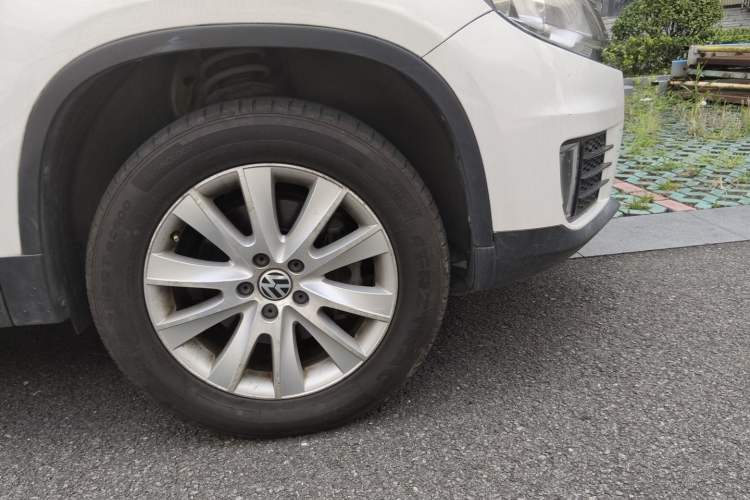Used Volkswagen Tiguan 2013 1.8TSI Automatic Two-Wheel Drive Luxury Model Right Front Wheel Hub